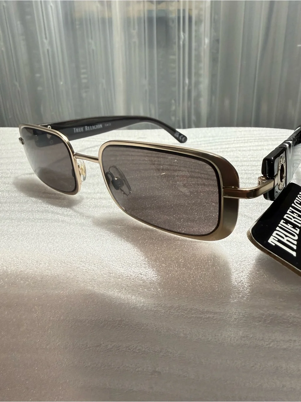 True Religion UNISEX TR26862 Gold Rectangle Sunglasses Gray Lens SR1025 NWT